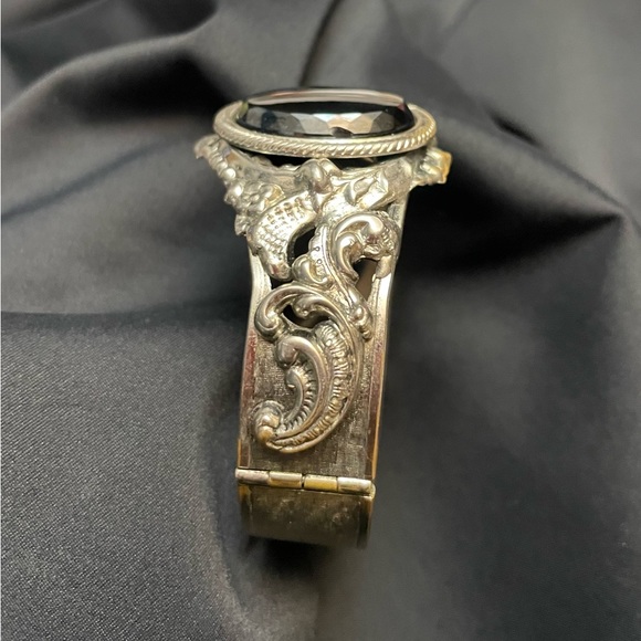 Vintage Victorian Style Silver Tone Hinged Cuff Bracelet w/Matching Emmons Ring - Picture 5 of 15